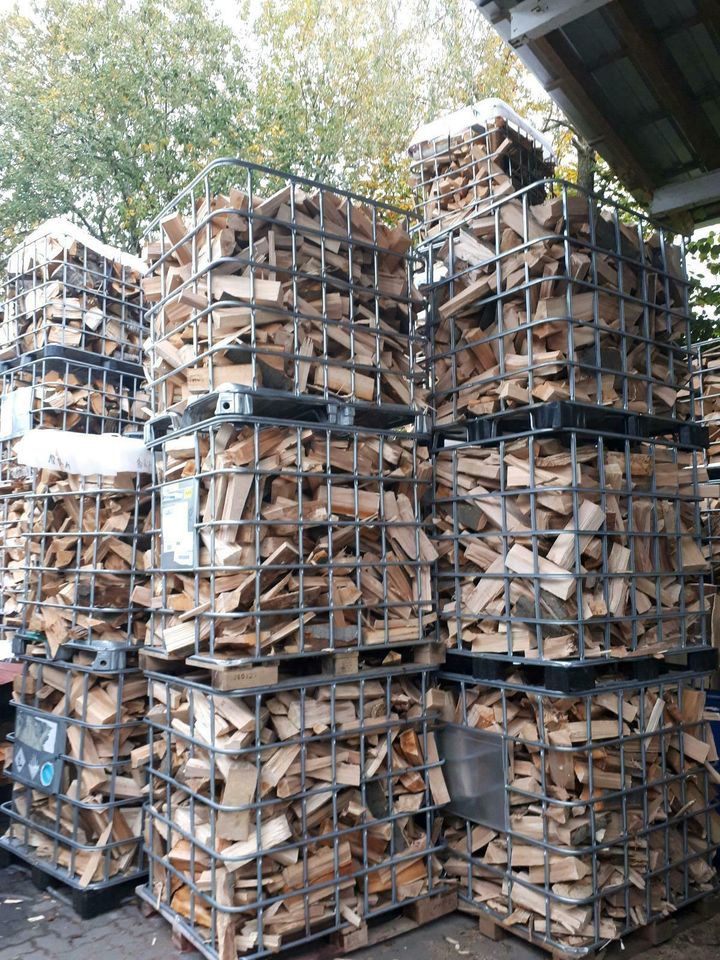 CỦI KHÔ (DRY FIREWOOD / SEASONED FIREWOOD)